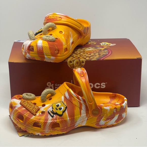 Crocs Classic Honey Nut Cheerios Clogs Junior 5 Womens 7 All-Terrain New In Box - Picture 3 of 8